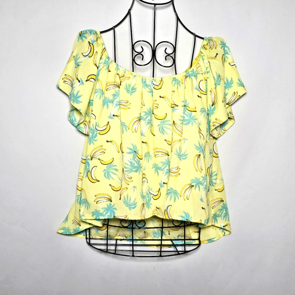 Peach Love banana short sleeve crop top size Small